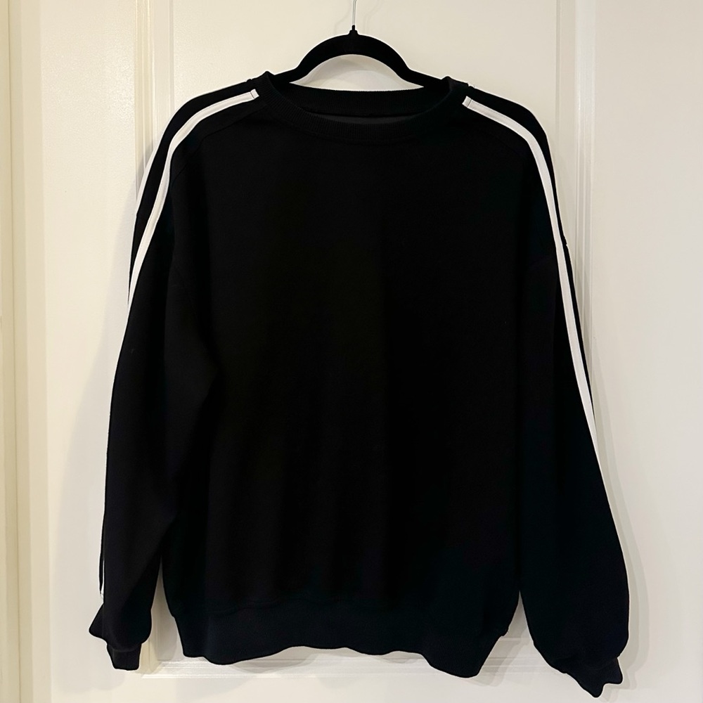 Commense Oversized Black Crewcut Sweatshirt